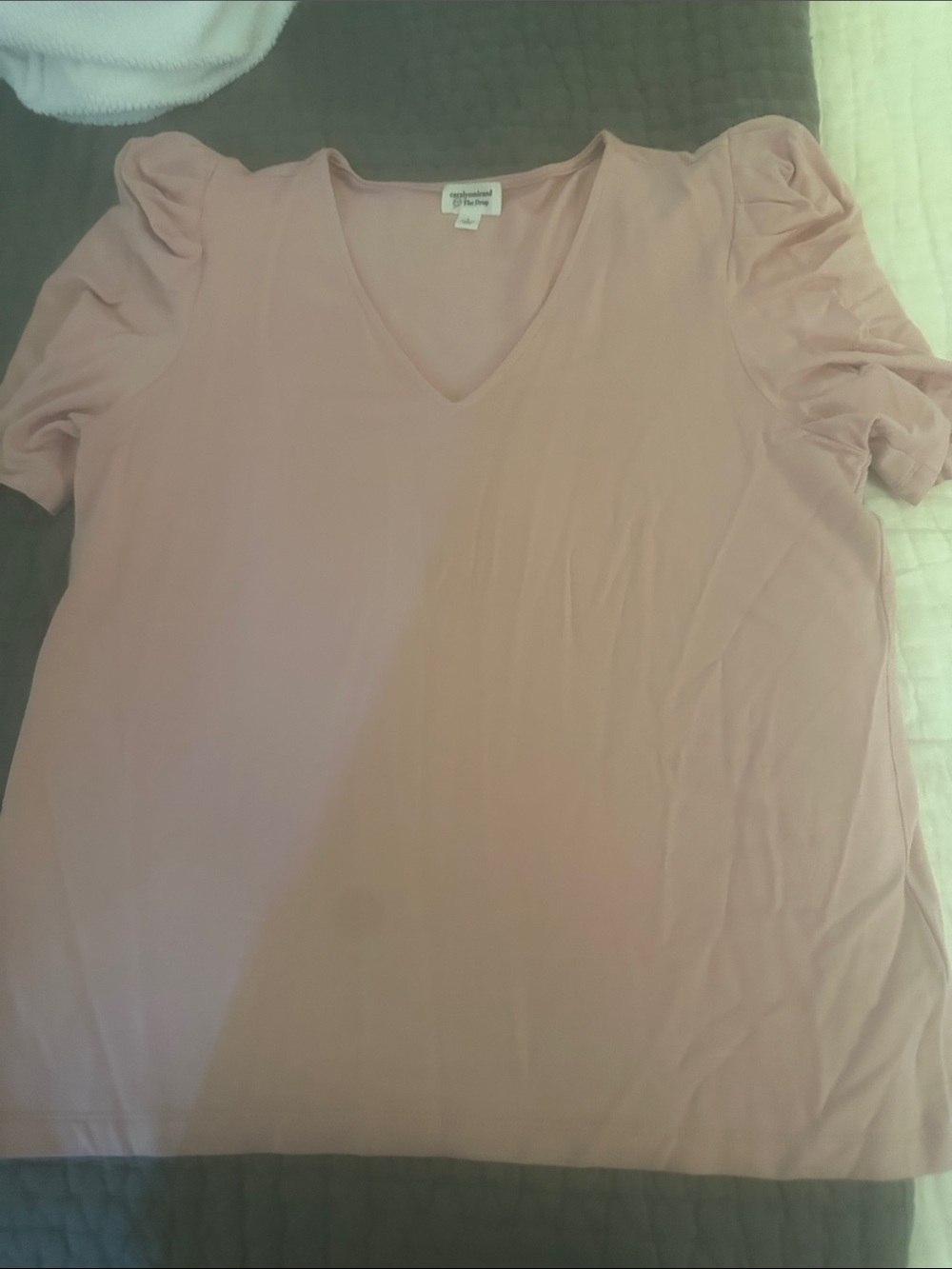 Soft V-Neck Puff Sleeve Tee in Light Pink by Everywear